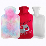 V&auml;rviline 2 L mahutavusega voodisoojendaja on t&auml;idetud veega piduliku t&auml;idisega