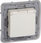 2P+E German std socket outlet Niloe -with shut. -IP44 + flap -auto. term. -ivory 764647 | 3414970684318