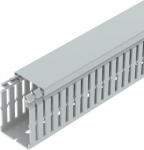 Halogēnus nesaturo&scaron;s instalācijas vadu kanāls ar&nbsp;vāku un perforētu pamatni, DIN EN 50085-2-3. 6178556 | 4012195803768
