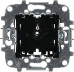 Rated voltage: 250 Vac   Rated current: 16A   Type E: 2P + E   Shuttered for child safety   Screwless terminals   Included: fixing claws   Cover plate code: 8587.9 2CLA818790A1001 | 8427238161990