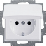 Shuttered. With screwless terminals. DP (2 P + E) Hinged lid notches when opened. 2CKA002111A0652 | 4011395191354