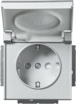 There are terminals for each contact of the socket outlet. No 2 X-terminals. The terminals are for max 2 rigid wires. 2TKA00000437 | 6438199001470
