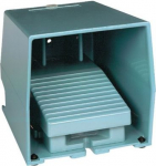 Single foot switch, IP66, with cover, metallic, blue, 1 NC+1 NO. range of product: Harmony XPE - product or component type: foot switch - material: metal - foot switch type: single foot switch - device short name: XPEM - protective cover: with - trig ...