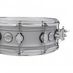DW Design Snare, Matte Aluminum, 5.5x14 Snare trumm
