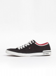Tommy Hilfiger - Meeste vabaajajalatsid