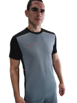 NIKE - Meeste spordis&auml;rgid