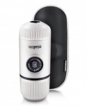 K&auml;sitsi jahvatatud kohvimasin &uuml;mbrisega WACACO NANOPRESSO CHILL WHITE
