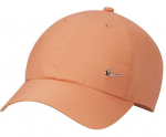Tennisem&uuml;ts Nike Dri-Fit Club Unstructured Metal Swoosh Cap - Pruun