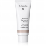Dr. Hauschka Regeneration CC kreem k&uuml;psele nahale 40 ml