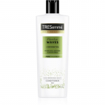 TRESemm&eacute; Flawless Waves Niisutav palsam lainelistele ja lokkis juustele 400 ml