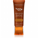 Danessa Myricks Beauty Yummy Skin Serum Skin Tint Niisutav ja silendav jumestuskreem varjund 12 - Dark Skin with Golden Undertones 100 ml