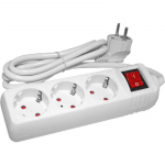 Pikendusjuhe 3 pistikupesaga 5 m koos maanduse ja l&uuml;litiga 3G x 1,5 mm 9037140 BESK