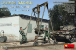 Liimitav mudel MiniArt 35350 German Tankmen with Gantry Crane & Maybach HL 120 Engine 1/35