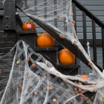 &Auml;mblikuv&otilde;rgu dekoratsioon Halloweeniks, komplekt: 100g &auml;mblikuv&otilde;rku ja 60 &auml;mblikku &mdash; halloween kaunistused, hirmutavad kodukaunistused, peotarbed, kunst&auml;mblikuv&otilde;rk, peokaunistused, &otilde;udusrekvisiidid, aiakaunistused