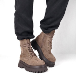 Saapad paeltega naistele