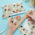 Fingerinspire 4,6 m 3d lilleline pitskaunistus 70 mm lai roheline kollane lilleline pitslint pol&uuml;estertikandi teip &otilde;mblemiseks organza pitskaunistuslint isetegemise k&auml;sit&ouml;&ouml; r&otilde;ivaste kleitide peokaunistuseks