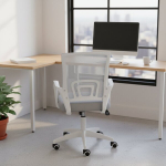 Reguleeritava k&otilde;rgusega &otilde;pilase p&ouml;&ouml;rdtool, ergonoomiline arvutitool noortetuppa, hall