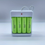 1 tk AA/AAA NiMH/NiCd Patareilaadija Nutikas 4-pesa USB Laadija