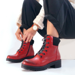 Naiste poolsaapad, punased