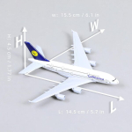 Metallist lennukimudel Airbus A380 Lufthansa 1:400 koos alusega