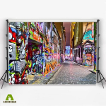 Aoihrraan 3 x 2,5 m linna t&auml;nava grafiti seinataust retro koomiks 80ndate mood hiphopi stiilis rada fotograafia punkmuusika s&uuml;nnip&auml;evapidu lastele t&auml;iskasvanutele portree fotostuudio rekvisiidid vin&uuml;&uuml;ltapeedid