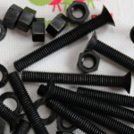 50 x mustad nailonist s&uuml;vistatud masinkruvid m5 x 40mm plastikust kruvid, mutrid ja seibid