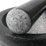 Wenco graniidist uhmrinui ja nui, l&auml;bim&otilde;&otilde;t 16 cm - sobib suurep&auml;raselt &uuml;rtide, v&uuml;rtside, pesto purustamiseks, jahvatamiseks ja valmistamiseks - vastupidav k&ouml;&ouml;giriist traditsiooniliseks valmistamiseks