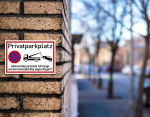 Prolac "private Parking Unauthorised Parking Vehicles Are Towed for a Fee" sildid - hoiatusm&auml;rgid - isekleepuvad ja vastupidavad - ilmastikukindlad, Uv-kindlad ja kriimustuskindlad - 35 x 0,5 cm
