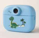 R&otilde;&otilde;msate inimeste ja laste kiirkaamera dinosaurusega