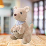 Pl&uuml;&uuml;&scaron;ist m&auml;nguasi k&auml;nguru pojaga, 23 cm