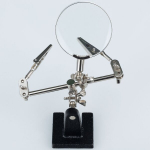 KOLMAS K&Auml;SI PAIGALDUSKRONG KROKODILLIKLAMBIDE JOOTMISEKS MODELLEERIMISEKS PARANDUS