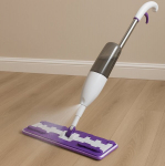 Multifunktsionaalne p&otilde;randapuhastushari integreeritud pihustiga, &otilde;nnelikud inimesed ja andy