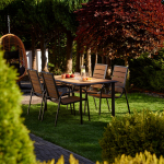 Metallist &otilde;uelaua terrass p&auml;ikesepaneeliga 160 x 90 cm, pruun komposiitmaterjalist lauaplaat