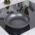 Grande pann graniitkattega, 24 cm