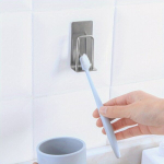 Roostevabast terasest hambaharja hoidja Pickify