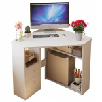 Nurgakolmnurkne arvutilaua riiulitega kaasaegses valges loftis