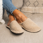 Naiste sussid koheva pealse ja nahast sisetaldadega. Bosaco