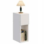 Valge &ouml;&ouml;kapp sahtliga, laud riiuliga, modernne loft magamistuppa