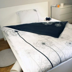 Voodipesukomplekt 2-osaline, lill valgel taustal