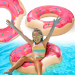 Roosa donut t&auml;ispuhutav ujumisr&otilde;ngas donut v&auml;rviline madrats vee peal