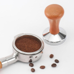 Hpamba kohvi tempel roostevabast terasest espresso kohvi tamper 304 roostevabast terasest kohvi tamper espresso tamper kohvi tamper roostevabast terasest ehtsast puidust k&auml;epide t&auml;iusliku espresso barista t&ouml;&ouml;riista jaoks, disain