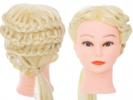 Juuksuri koolituspea loomulikud blondid juuksed