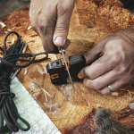 Work Sharp&trade;&reg; Pivot noateritaja - mini V-kujuline noateritaja elluj&auml;&auml;miseks ja v&auml;litingimustes kasutamiseks - v&auml;ike Edc taskuteritaja 25-kraadise nurga all nugadele ja t&ouml;&ouml;riistadele - kvaliteetne teritaja