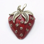 Unikaalse disainiga pross, Strawberry