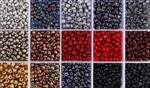 Klaasist &uuml;mmargused toruhelmed 6/0 RainBow&reg; 15 tumedat v&auml;rvi, iga&uuml;ks 10 g komplekt