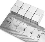 12 neod&uuml;&uuml;mi kuubikmagneti komplekt, eriti tugev komplekt, kuubikmagnetid klaasist magnettahvlitele k&uuml;lmkapi teadetetahvlile memotahvlile valgele tahvlile kooli&otilde;petaja kaardile, kontorisse, koos hoiukonteineriga, h&otilde;bedane (10 x