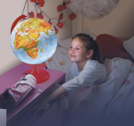 Kr 2562 laste valgustusega gloobus: gloobus lastele, l&auml;bim&otilde;&otilde;t 25 cm, kartograafia piltidega, punane plastikraam