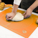 Komplekt: silikoonist kondiitritarvikute matt + silikoonist taignarull 43 cm | oranž v&auml;rv | Winder Home