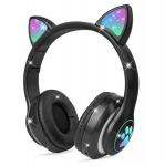 Mustad k&otilde;rvaklapid RGB kassik&otilde;rvadega, r&otilde;&otilde;msad inimesed ja andy