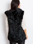 Must kunstkarusnahast vest.